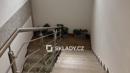 Pronájem skladu 1 000 m², Strančice - Všechromy