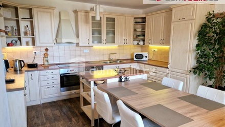 Prodej rodinného domu 334 m², Zlatá Koruna