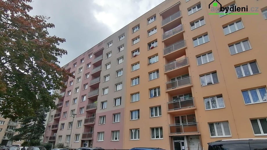 Pronájem bytu 1+1 36 m², Skvrňany