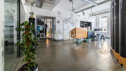 Pronájem kanceláře 300 m², Praha - Holešovice