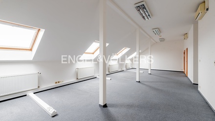 Pronájem kanceláře 132 m², Praha - Žižkov