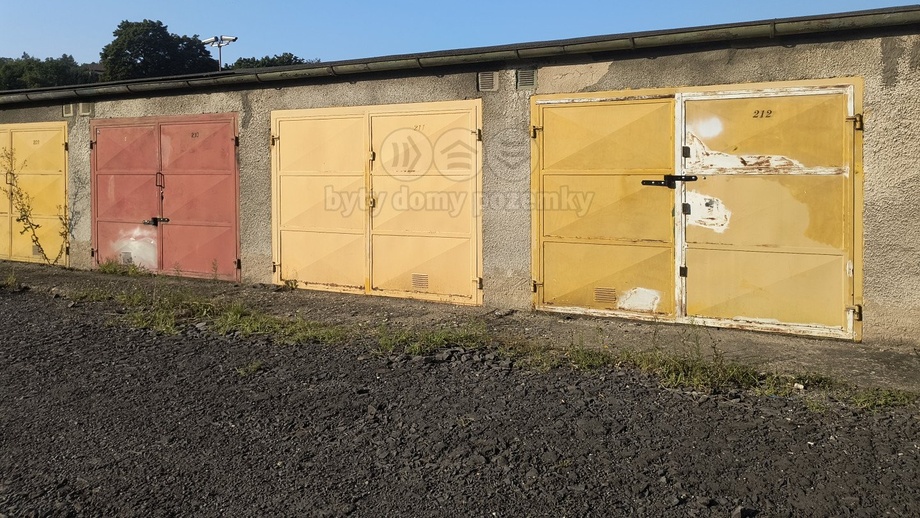 Pronájem garáže 18 m², Slaný