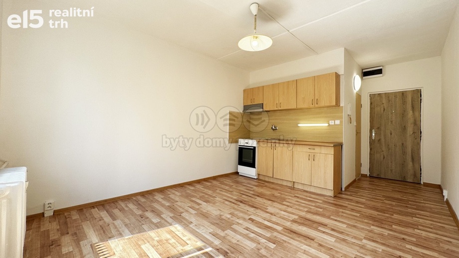 Pronájem bytu 1+kk 20 m², Karlovy Vary