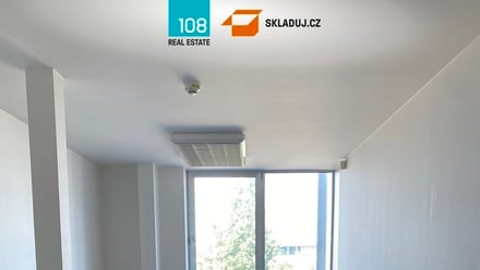 Pronájem kanceláře 290 m², Praha 15