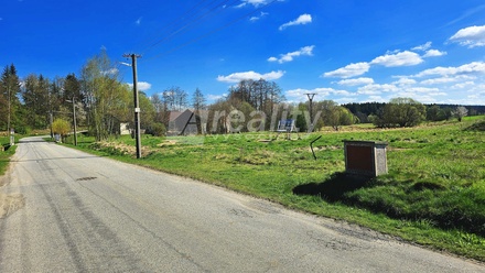 Prodej stavebního pozemku 2 195 m², Lhotka