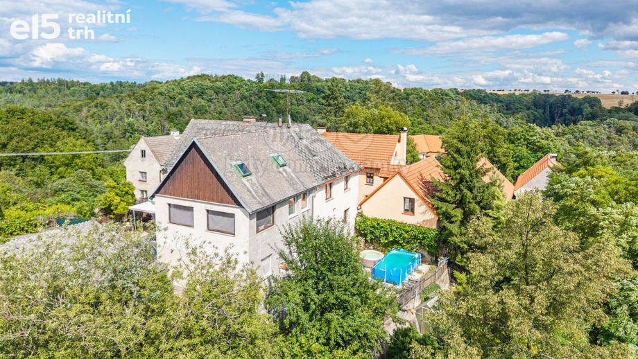 Prodej rodinného domu 480 m², Želízy