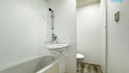 Pronájem bytu 1+kk 20 m², Horní Slavkov