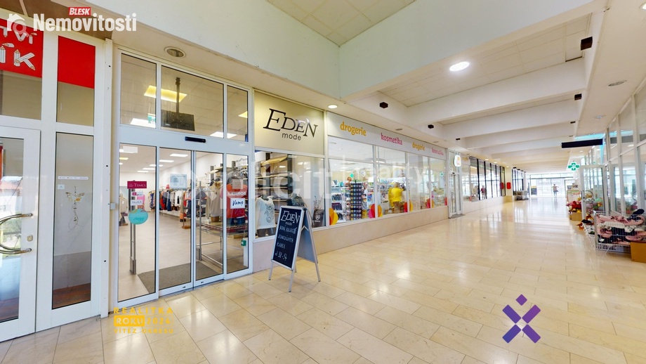 Pronájem obchodního prostoru 112 m², Luhačovice