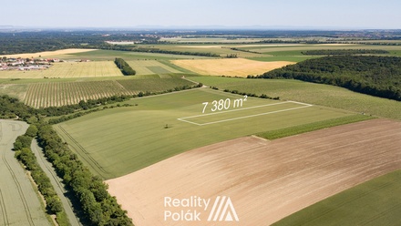 Prodej pole 7 380 m², Bulhary