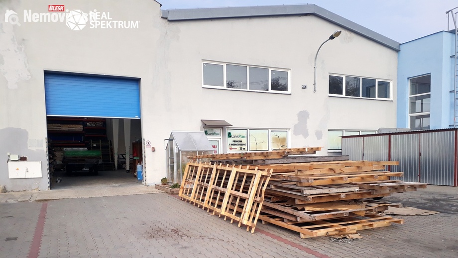 Pronájem skladu 550 m², Šlapanice