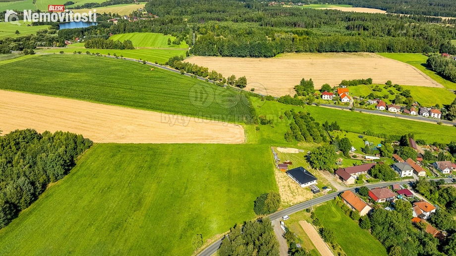 Prodej stavebního pozemku 1 166 m², Štipoklasy