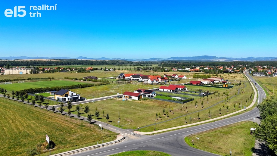Prodej stavebního pozemku 2 852 m², Vědomice