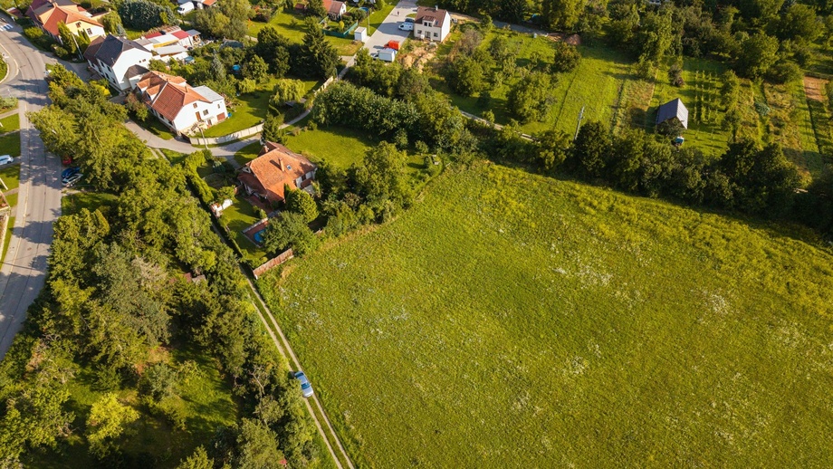 Prodej stavebního pozemku 2 573 m², Říčany