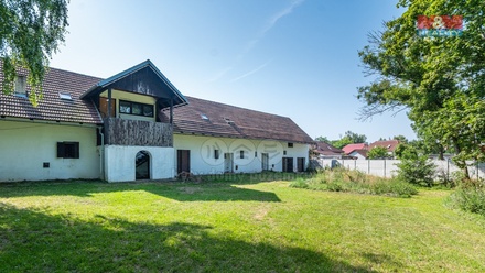 Prodej rodinného domu 450 m², Velim