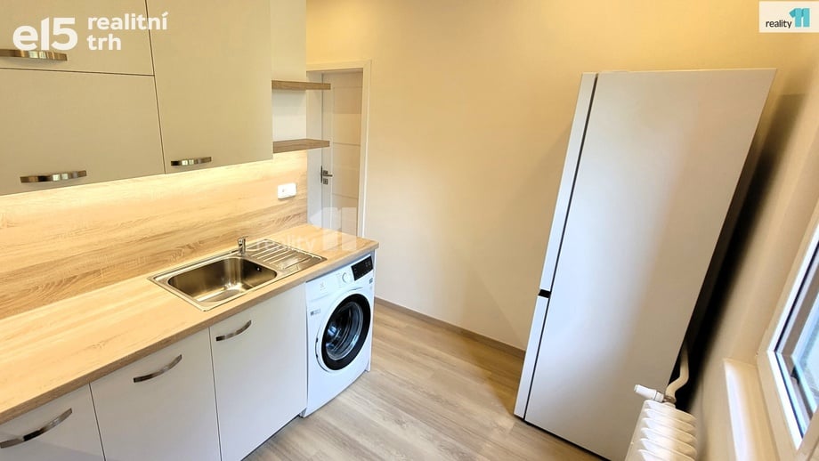 Pronájem bytu 2+1 55 m², Praha 6