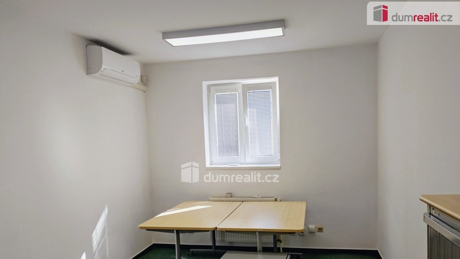 Pronájem kanceláře 21 m², Praha 3