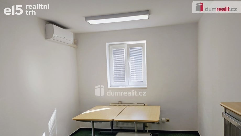 Pronájem kanceláře 21 m², Praha 3