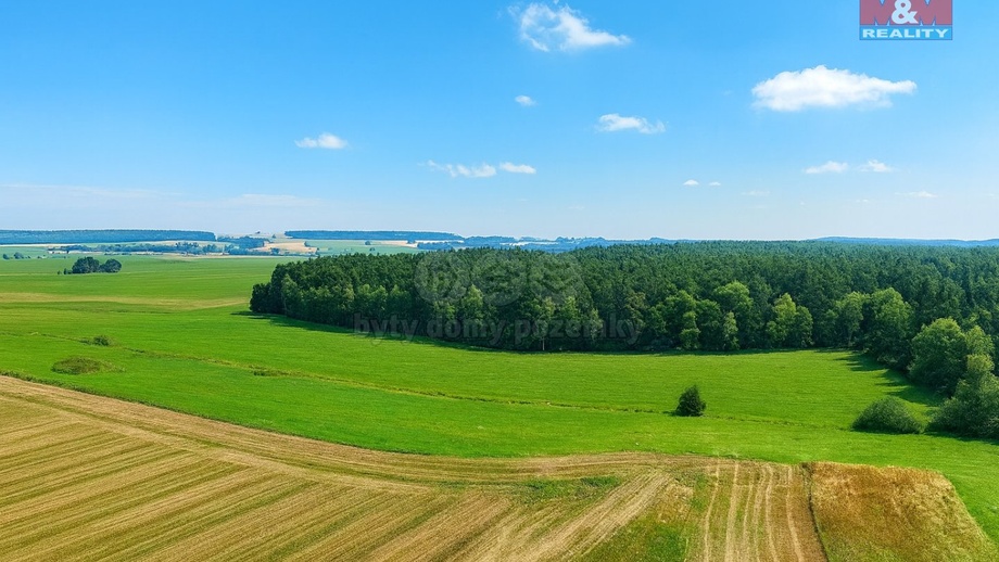 Prodej louky 8 286 m², Komárov