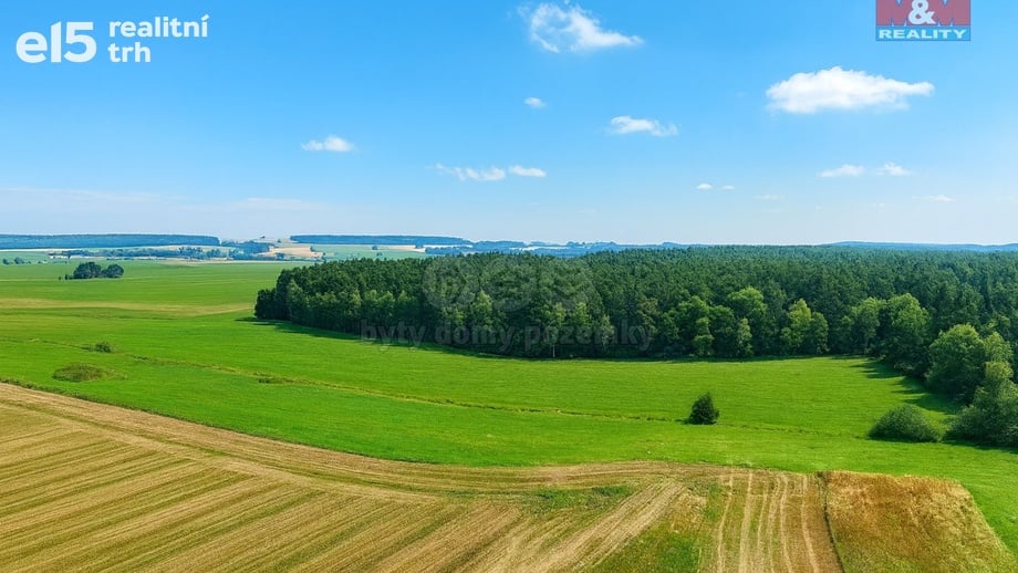 Prodej louky 8 286 m², Komárov
