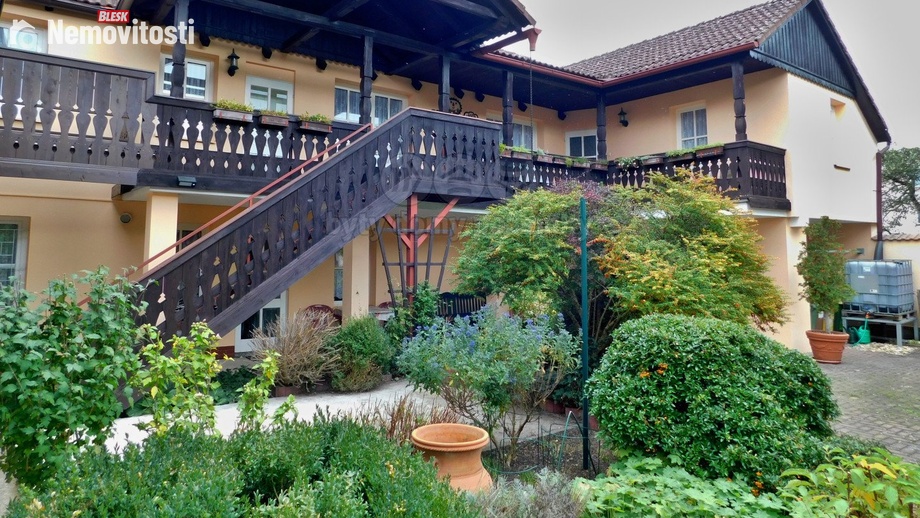 Pronájem bytu 1+kk 27 m², Bělá pod Bezdězem