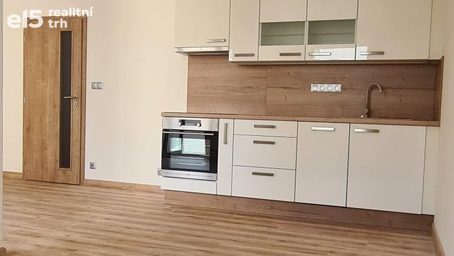 Pronájem bytu 1+kk 48 m², České Budějovice 2
