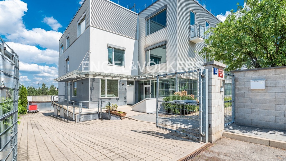 Pronájem kanceláře 100 m², Praha - Záběhlice
