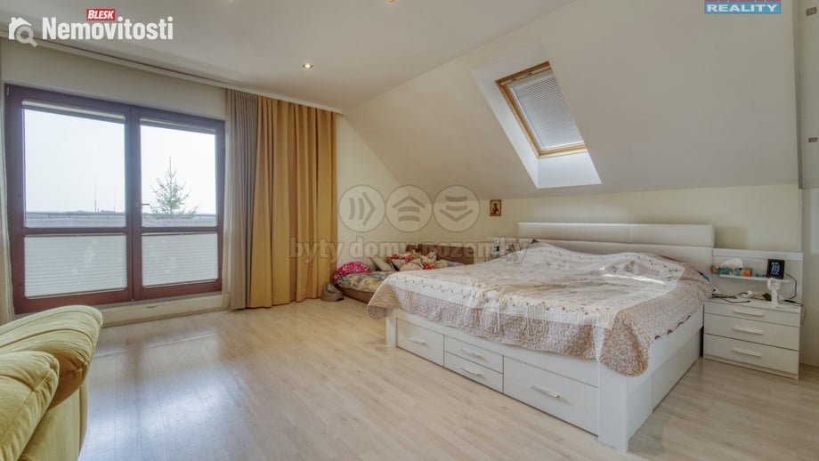 Pronájem rodinného domu 160 m², Zruč-Senec