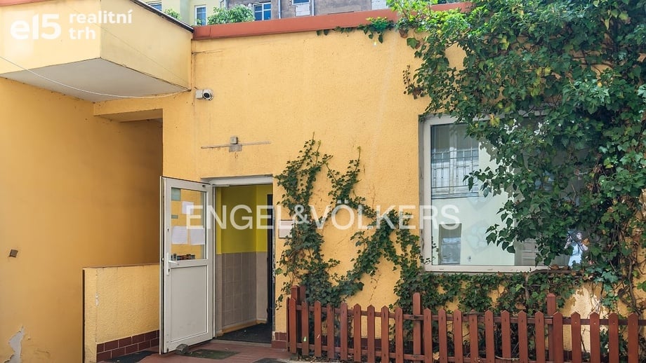 Pronájem obchodního prostoru 138 m², Praha