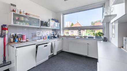 Pronájem kanceláře 252 m², Praha - Libeň