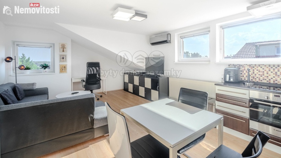 Pronájem bytu 2+kk 45 m², Hostivice