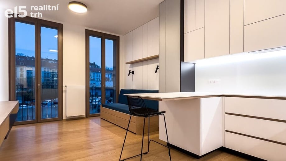 Pronájem bytu 1+kk 30 m², Praha 5