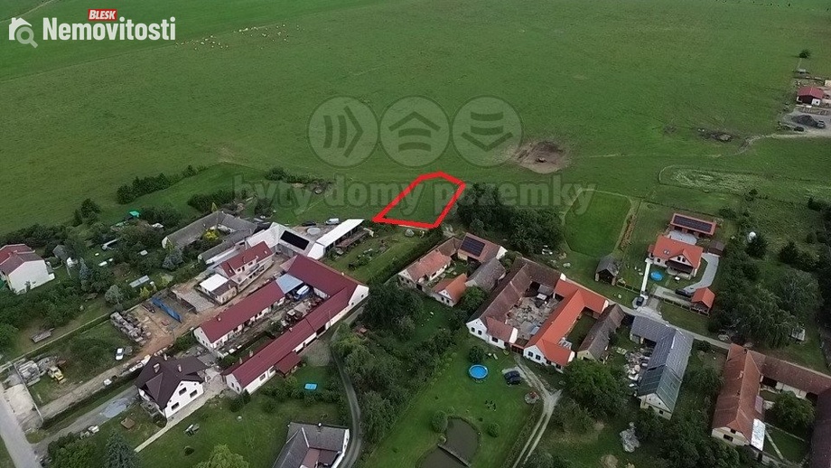 Prodej stavebního pozemku 1 143 m², Mladošovice