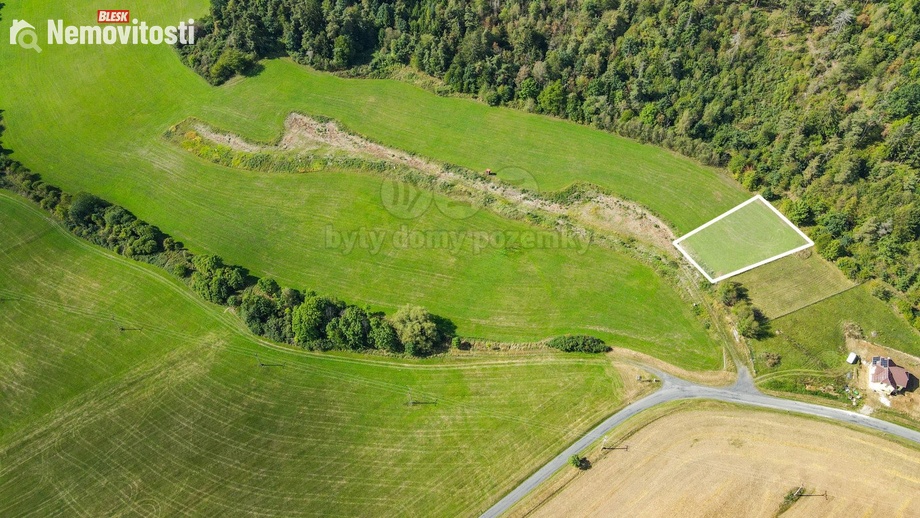 Prodej stavebního pozemku 1 607 m², Bezděkov