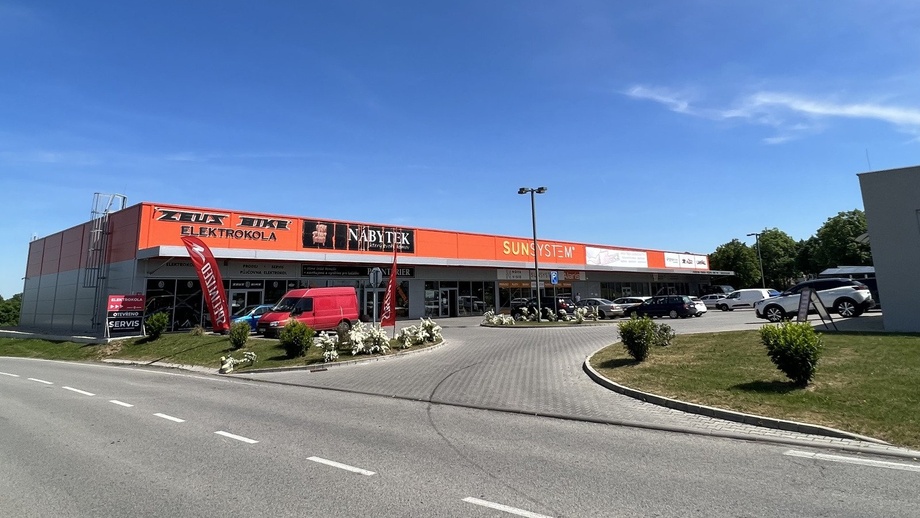 Pronájem obchodního prostoru 395 m², Dobřejovice
