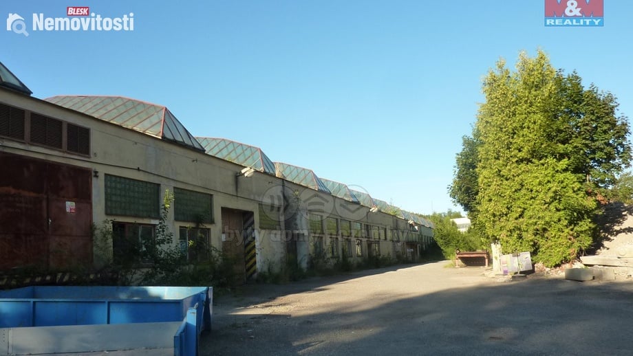 Pronájem skladu 2 750 m², Hronov