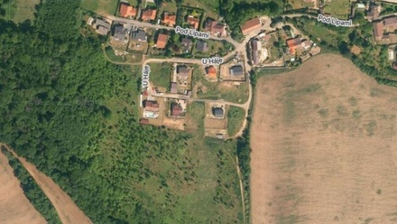 Prodej podílu 1/2 pole 39 246 m², Kralupy nad Vltavou - Zeměchy