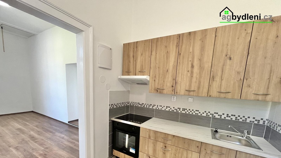 Pronájem bytu 2+1 45 m², Semošice