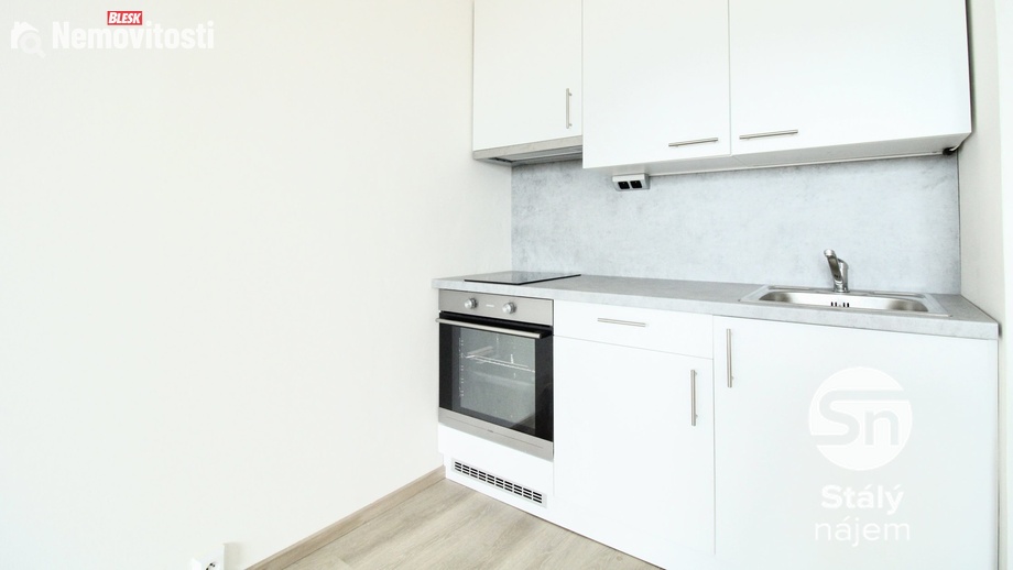 Pronájem bytu 1+kk 30 m², Praha - Modřany