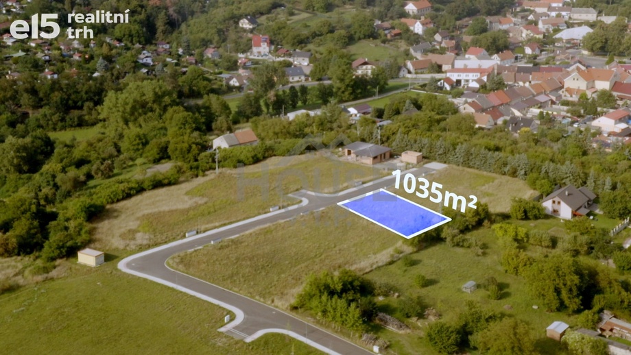 Prodej stavebního pozemku 1 035 m², Svinařov