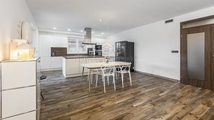 Prodej rodinného domu 285 m², Bořanovice