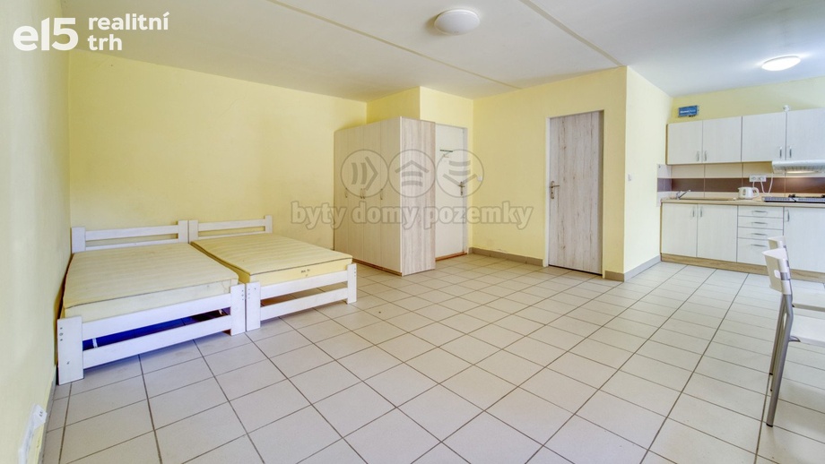 Pronájem bytu 1+1 49 m², Sytno