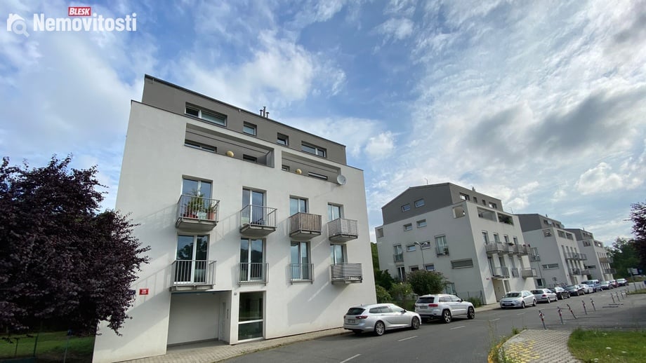 Prodej bytu 3+kk 68 m², Praha - Hrdlořezy