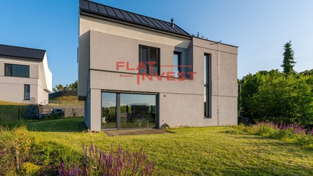 Prodej rodinného domu 260 m², Panenské Břežany