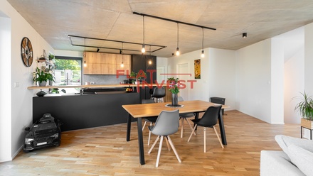 Prodej rodinného domu 260 m², Panenské Břežany