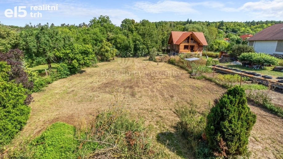 Prodej zahrady 1 483 m², Praha