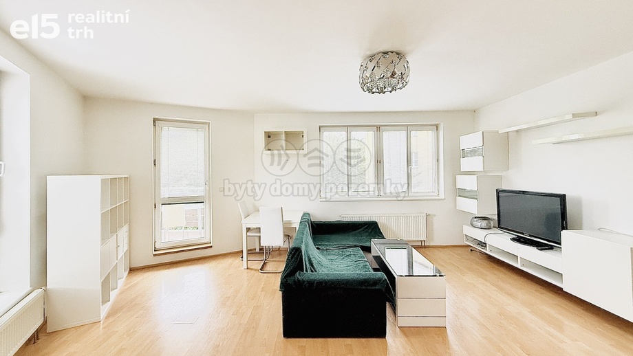 Pronájem bytu 2+kk 55 m², Praha 8