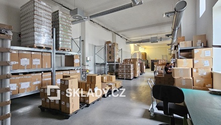 Pronájem skladu 638 m², Praha - Kbely