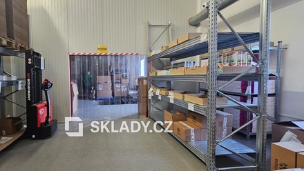 Pronájem skladu 638 m², Praha - Kbely