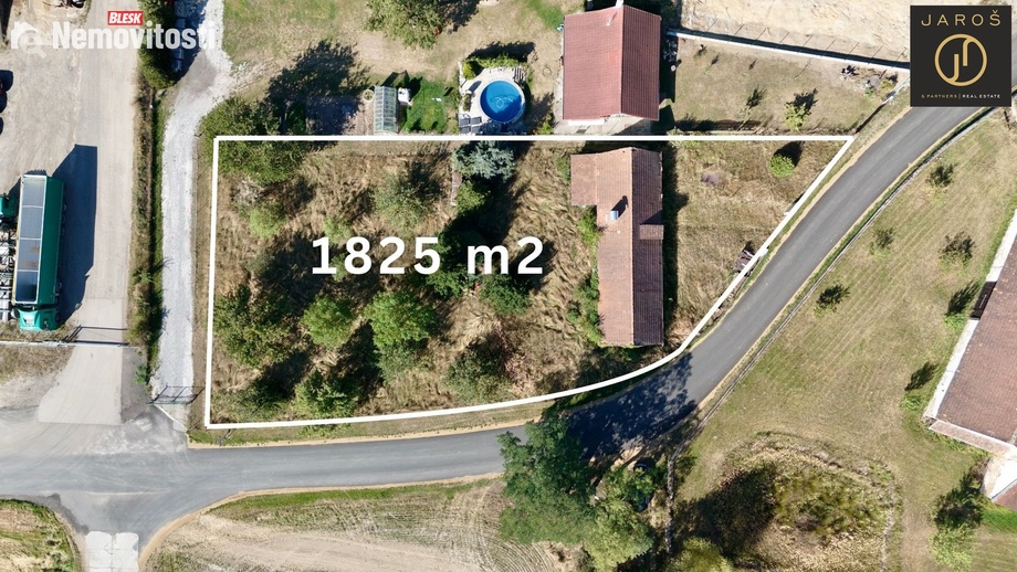 Prodej stavebního pozemku 1 825 m², Drhovle - Pamětice