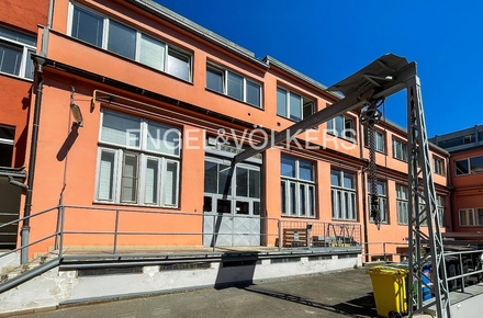 Pronájem skladu 400 m², Praha - Vysočany